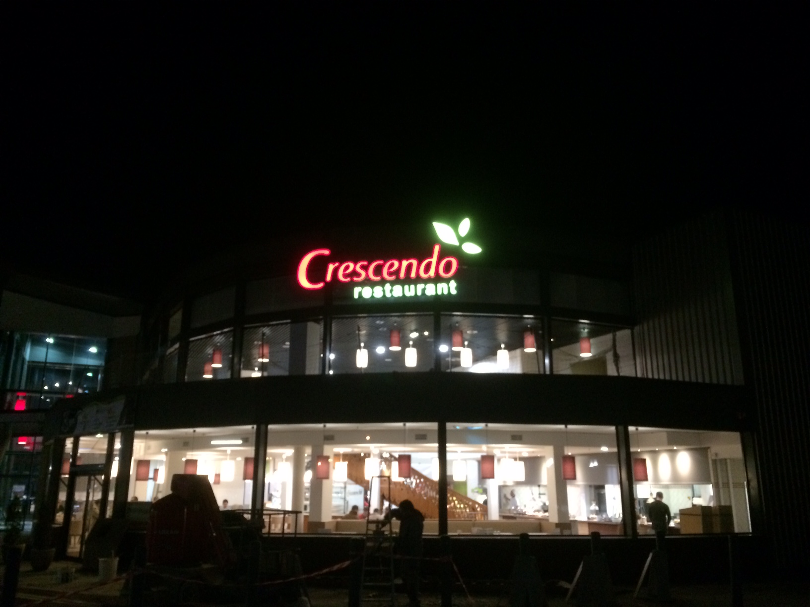Enseigne CRESCENDO lettre sboitiers nuit