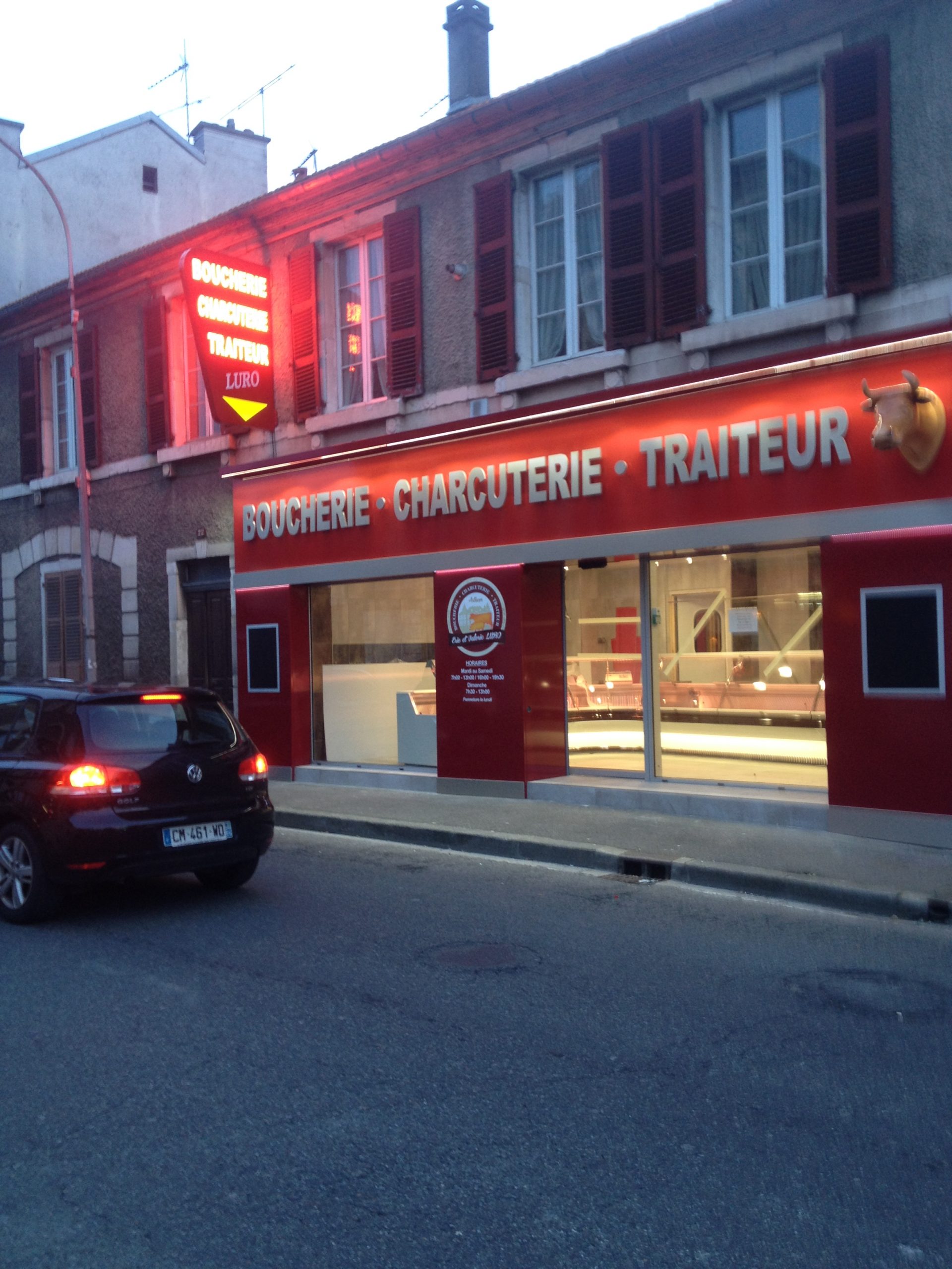 Enseigne drapeau boucherie LURO Bizanos (64)
