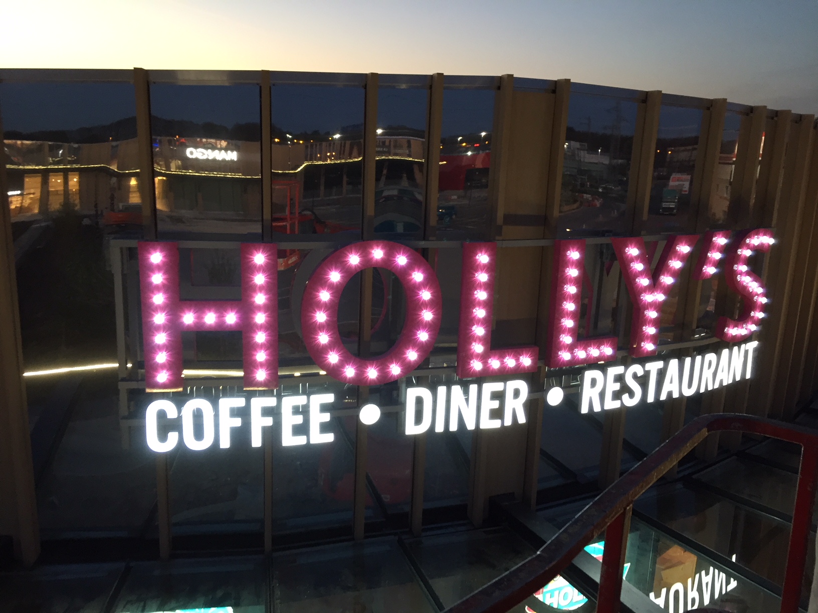 Enseignes boitiers et lampes leds deco HOLLY&rsquo;S Saran