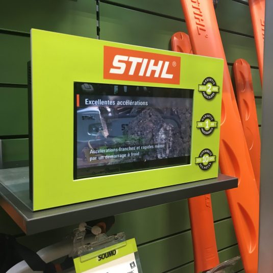 Ecran info avec support personnalisé GAMMVERT Mont de Marsan (40)