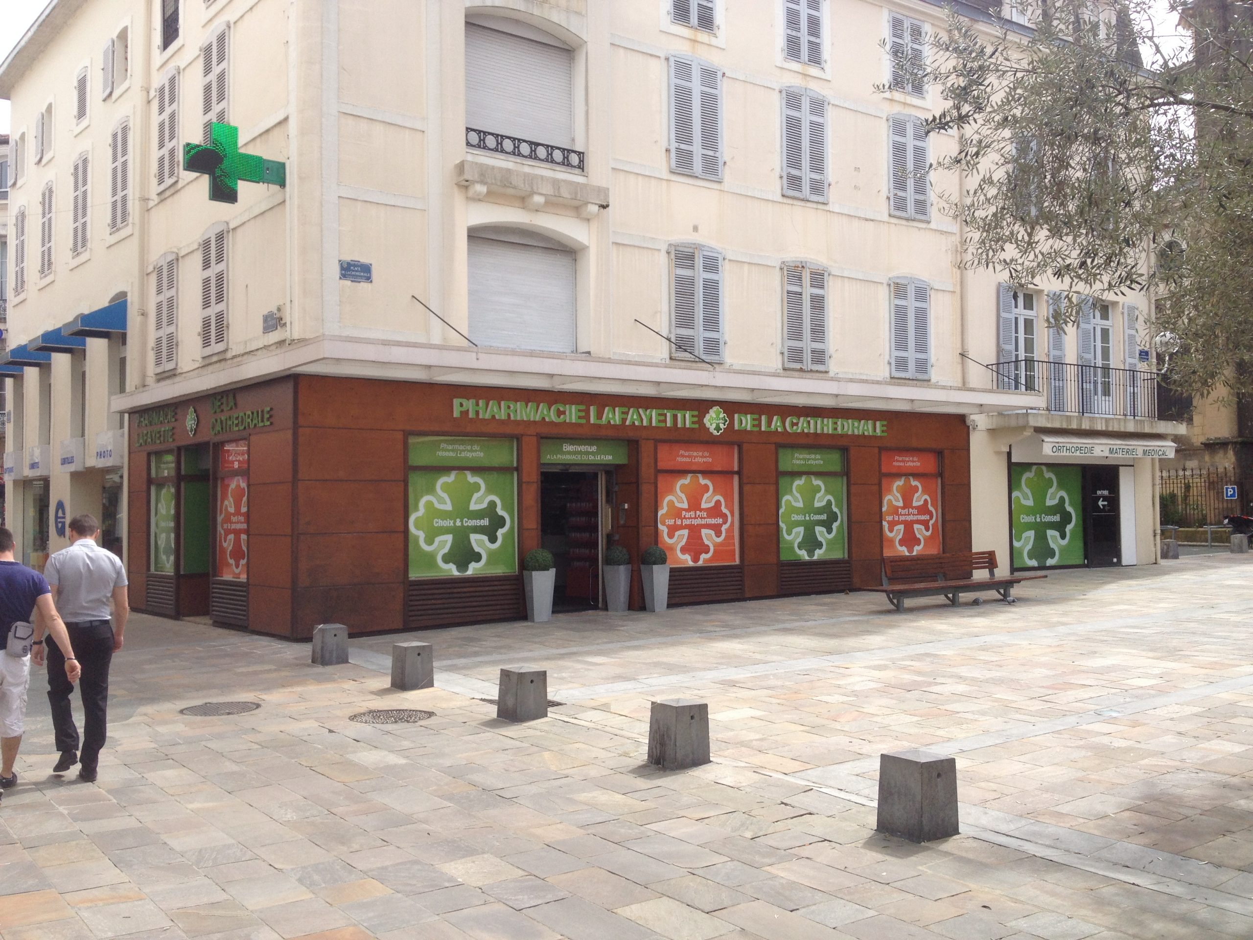 Enseigne Lumineuse Pharmacie De La Cathedrale Dax(40)