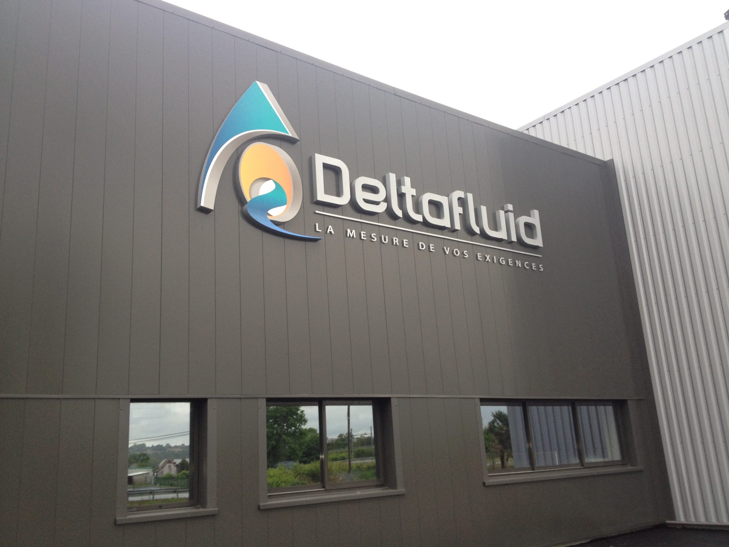 Enseigne boitiers non lumineux DELTAFLUID Mont (64)