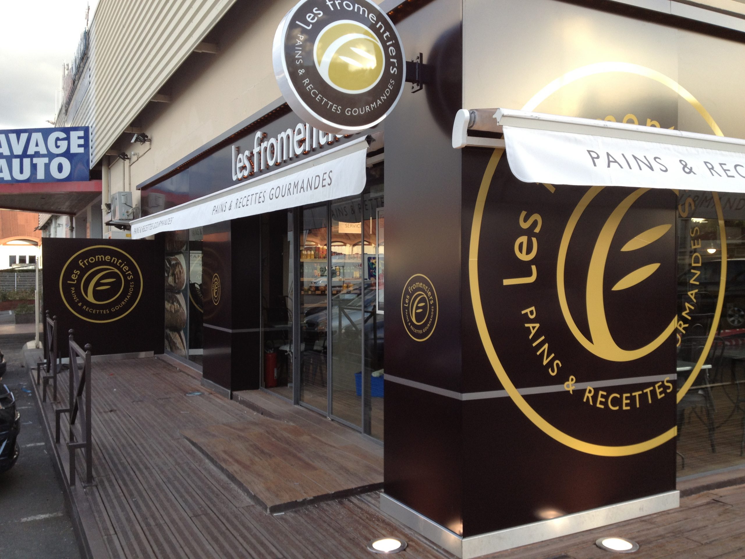 Enseigne drapeau LES FROMENTIERS Toulouse (31)