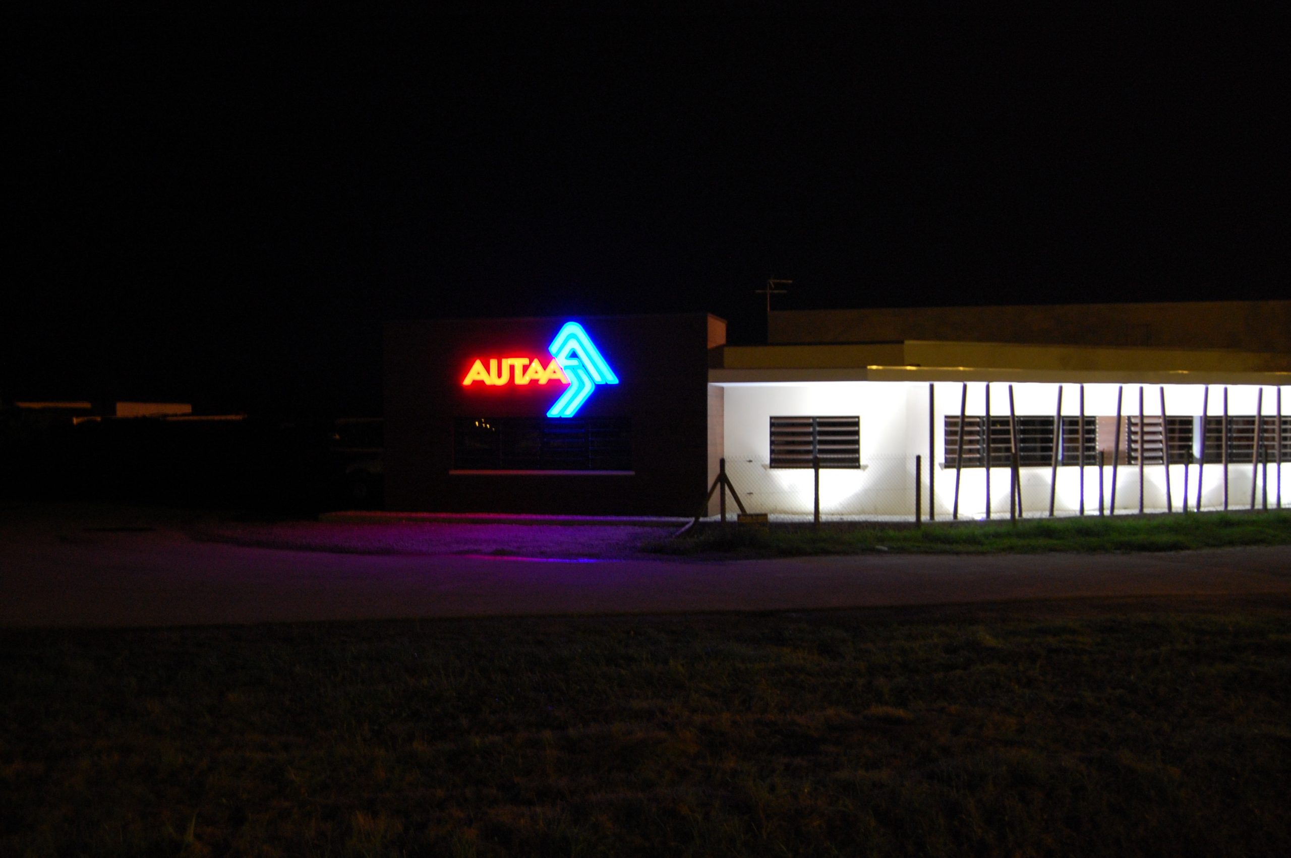 Enseigne lumineuse AUTAA Artix(64)