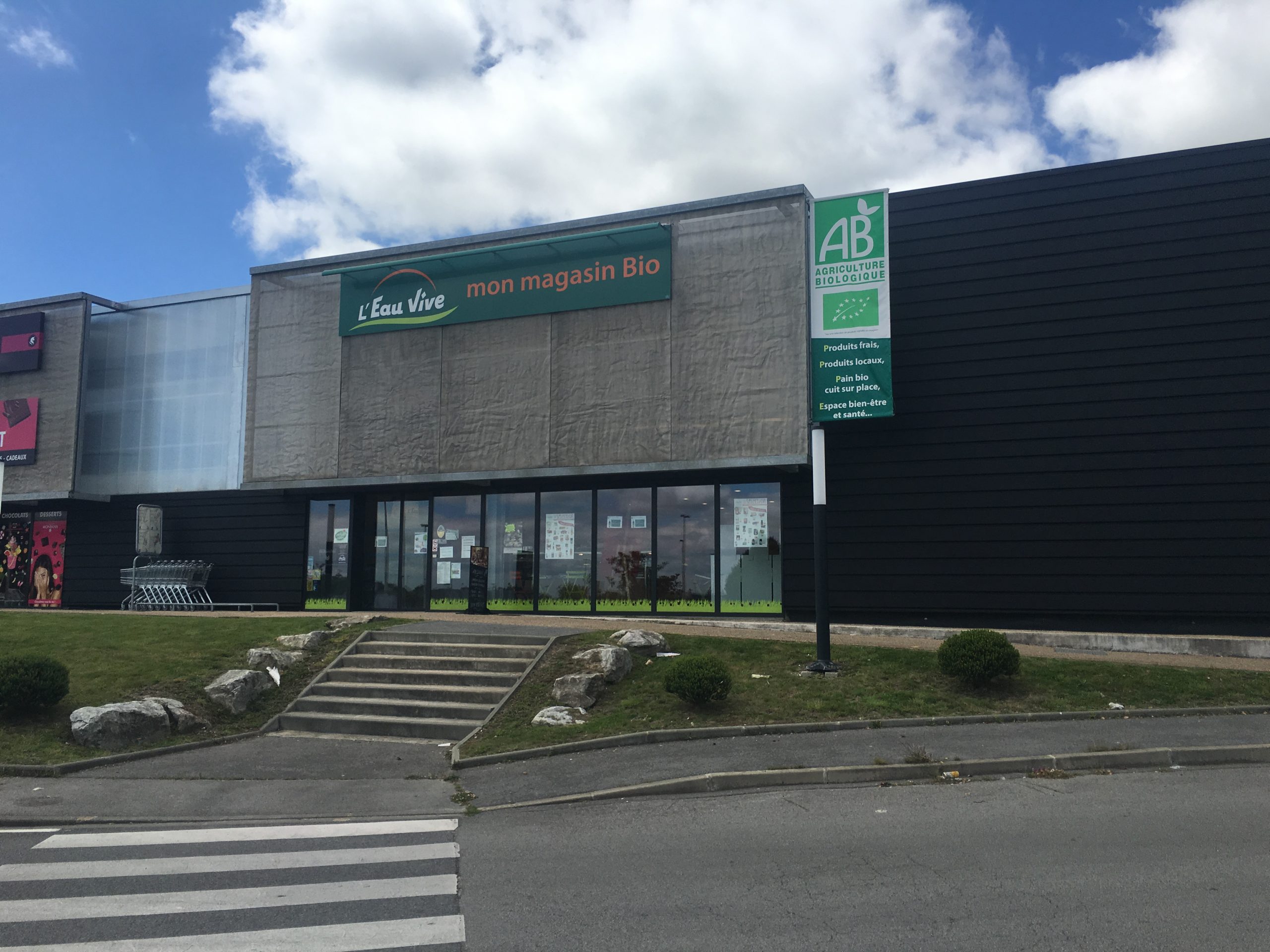 Enseigne + rampe lumineuse EAU VIVE Vannes