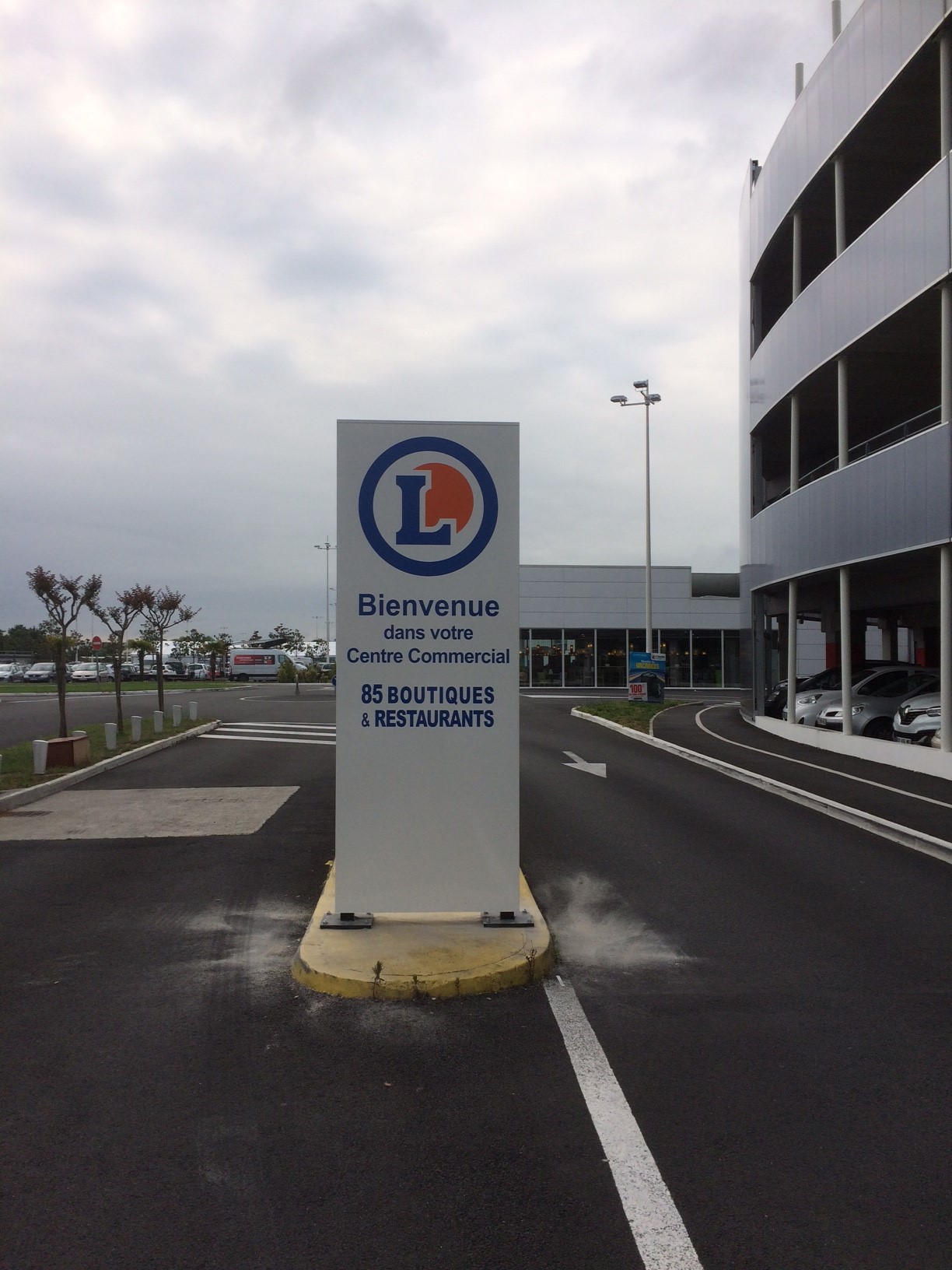 Totem bienvenue LECLERC St Paul les Dax (40)